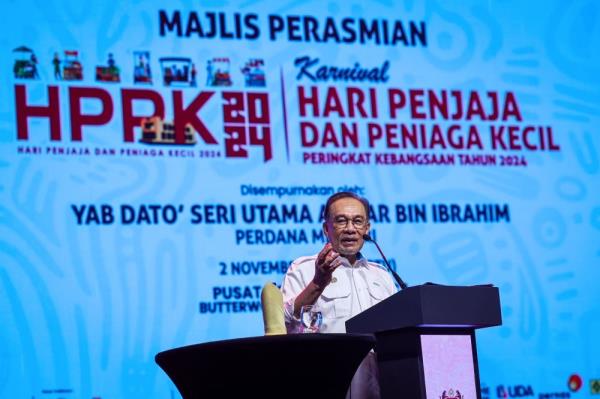 Ensuring ‘handouts’ don’t benefit the ultra rich: PM Anwar backs T15 subsidy cuts, redirecting support to 85pc of Malaysians and protecting B40, M40 groups